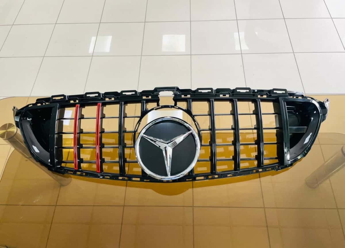 Radiator barmaqlığı Mercedes W205 C-Class GTR - Tenderyard