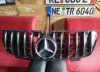 Radiator barmaqlığı Mercedes Benz — şəkil 1