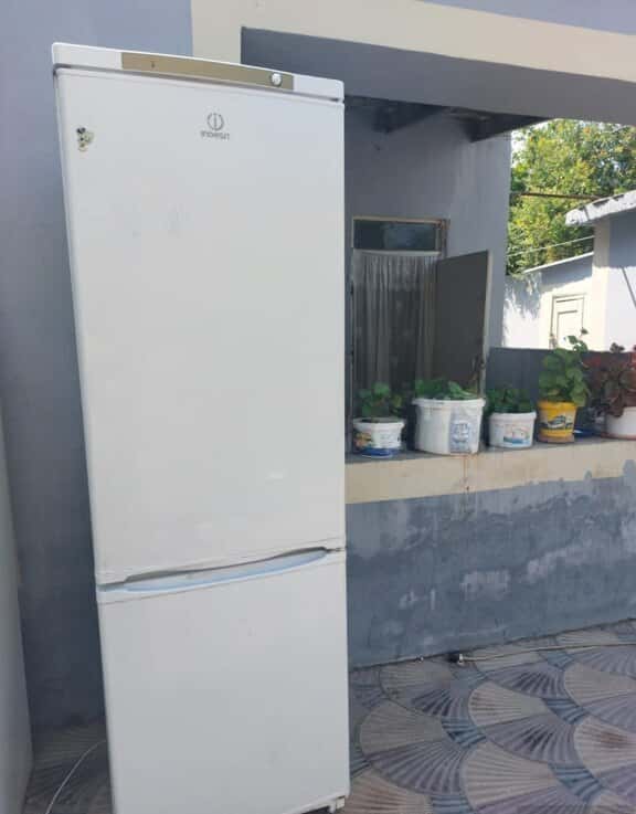 Indesit refrigerator - Tenderyard