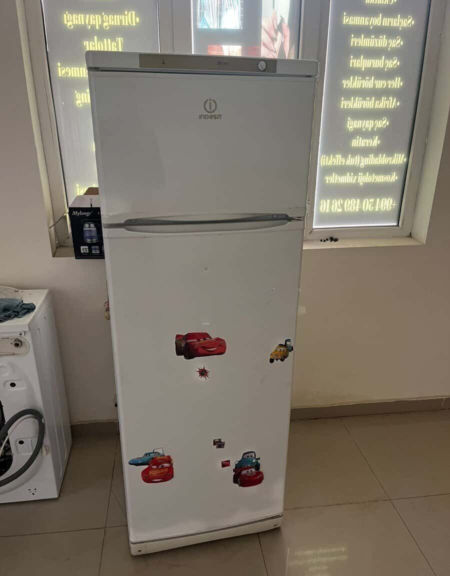 Indesit refrigerator - Tenderyard