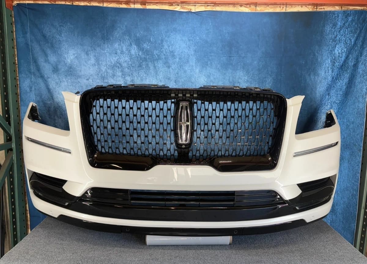Ön bufer Lincoln Navigator 2018-2022