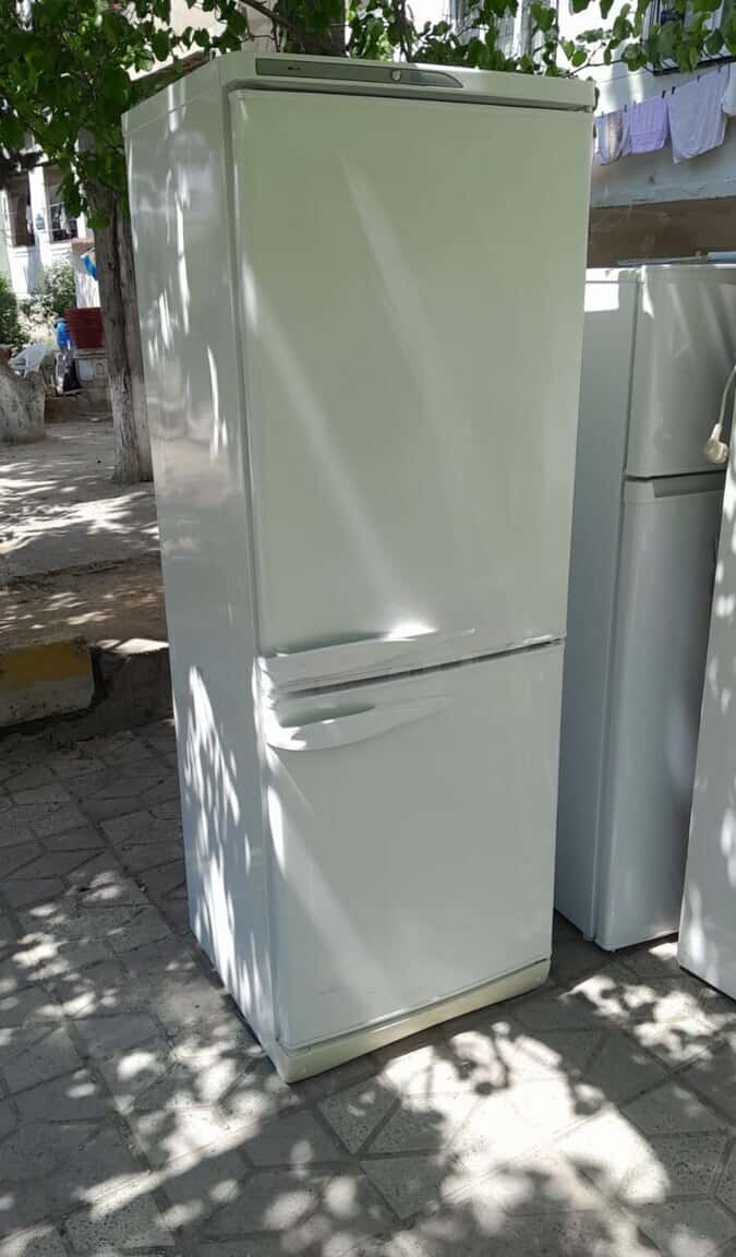 Indesit refrigerator - Tenderyard
