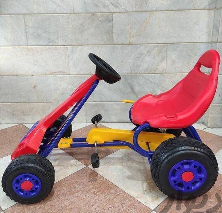 Uşaq avtomobili pedallı 3-8 yaş