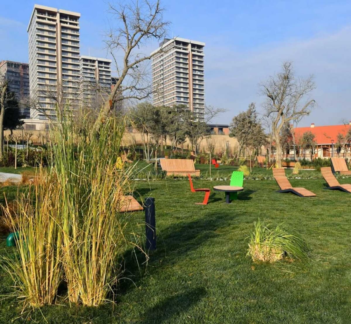 4 otaqlı mənzil 185 m² satılır