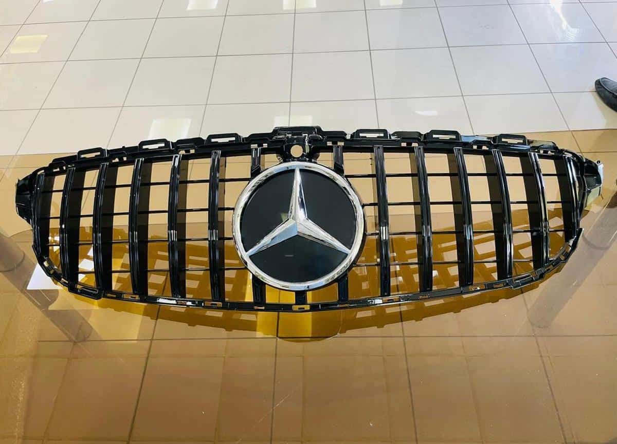 Radiator barmaqlığı Mercedes W205 C-Class GTR - Tenderyard