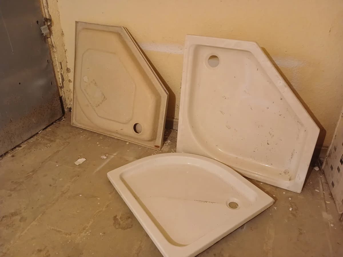 Künclü duş altlığı, Ağ rəng