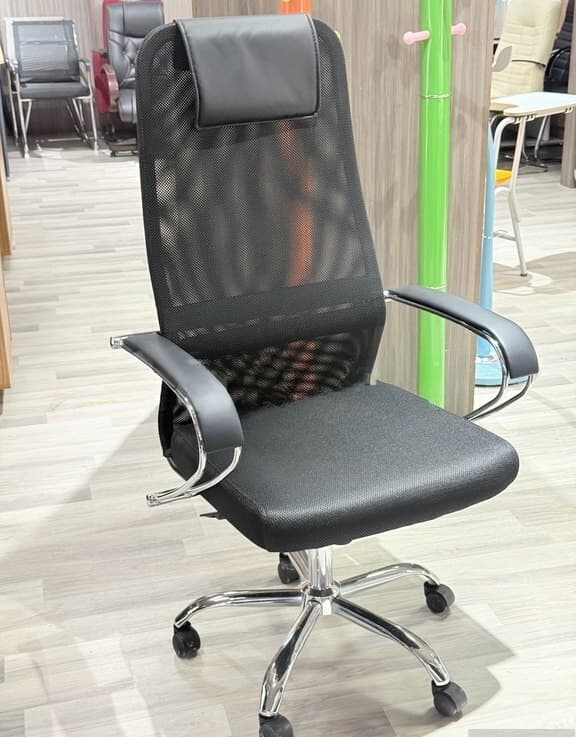 Qara rəng, Ofis üçün kreslo