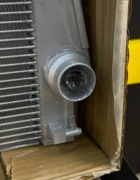 Su radiatoru BMW X5 F15 və X6 F16 — şəkil 2