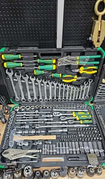 180-Piece Universal Wrench Set - Tenderyard