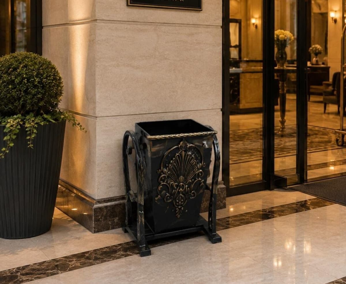 Tullantı qabı metal və plastik