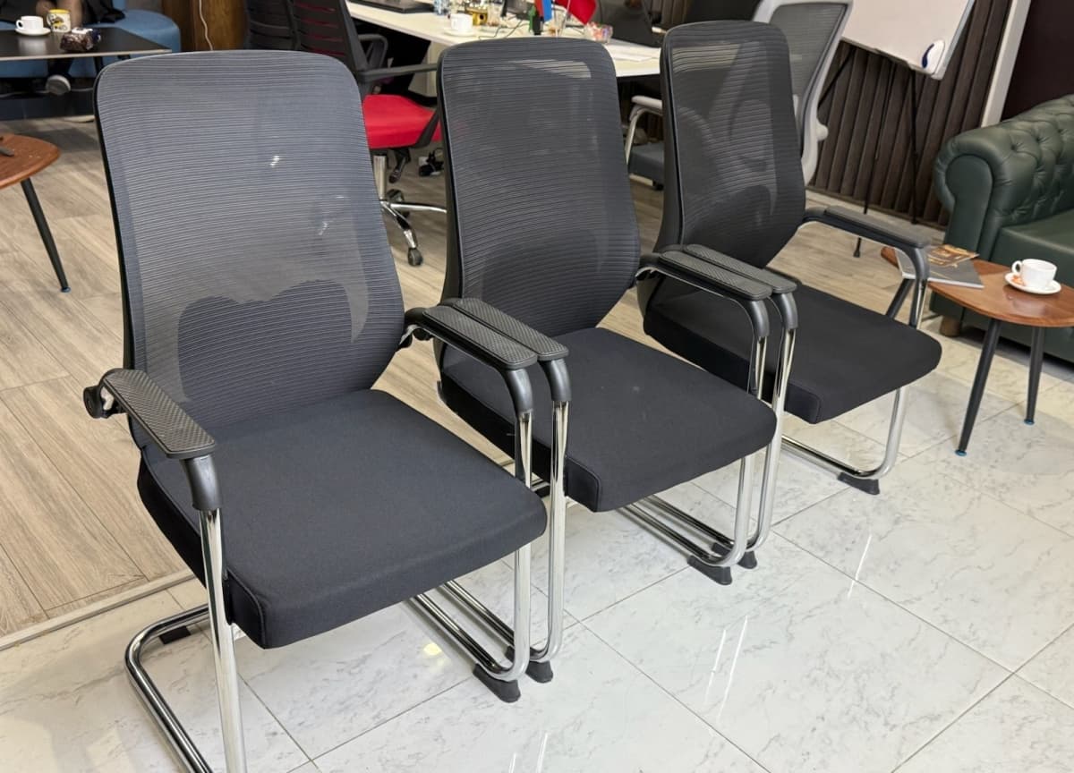 Qara rəng, Ofis üçün kreslo
