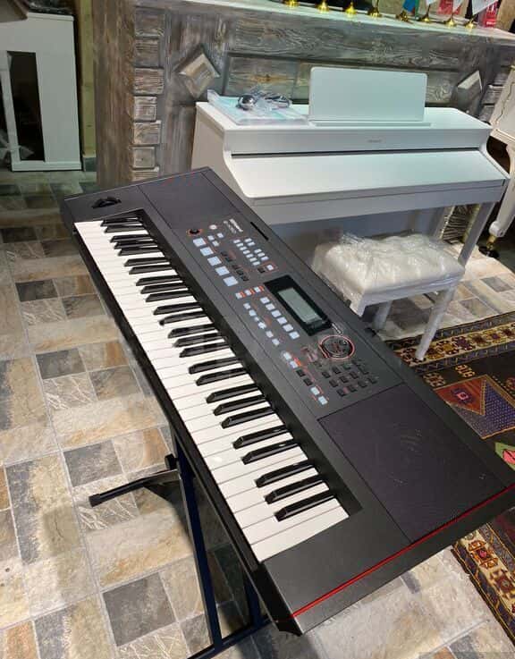 Synthesizer Roland E-X50 - Tenderyard