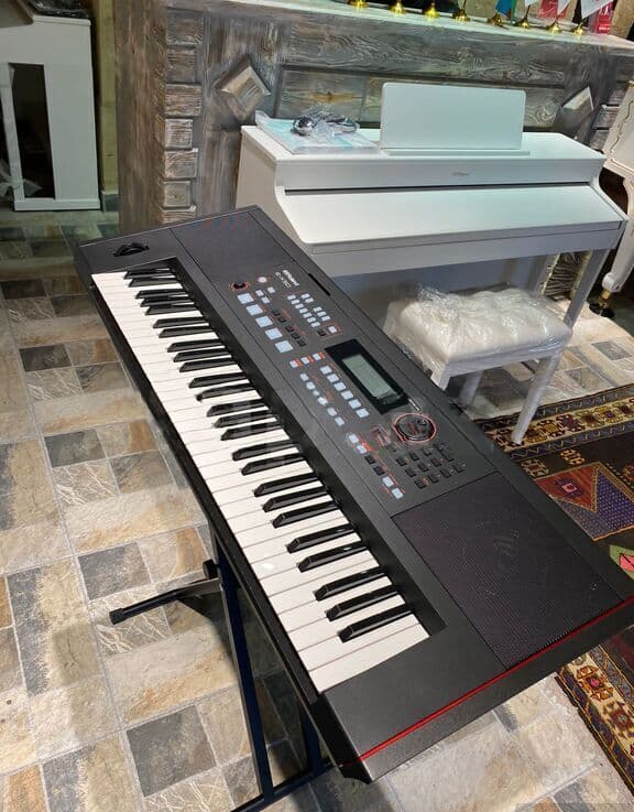 Sintezator Roland E-X50