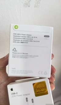 Apple 20W USB-C Adapter — şəkil 2