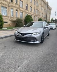 Avtomobil icarəsi Toyota Camry 2020 — şəkil 1