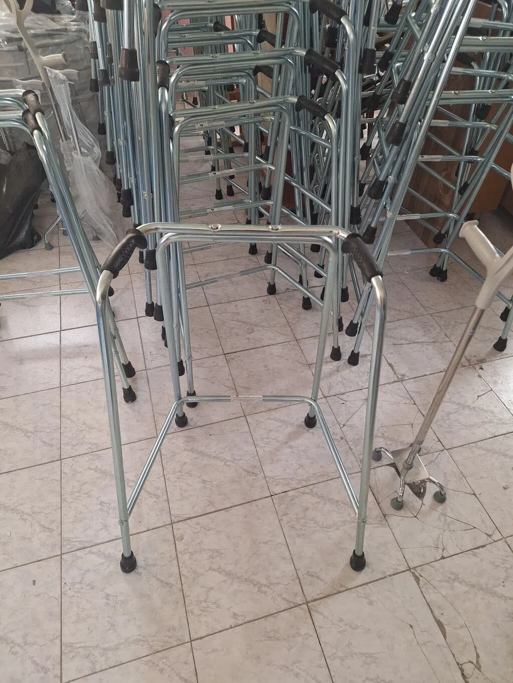 Xəstələr üçün yeriməyə köməkçi walker (xadunok)