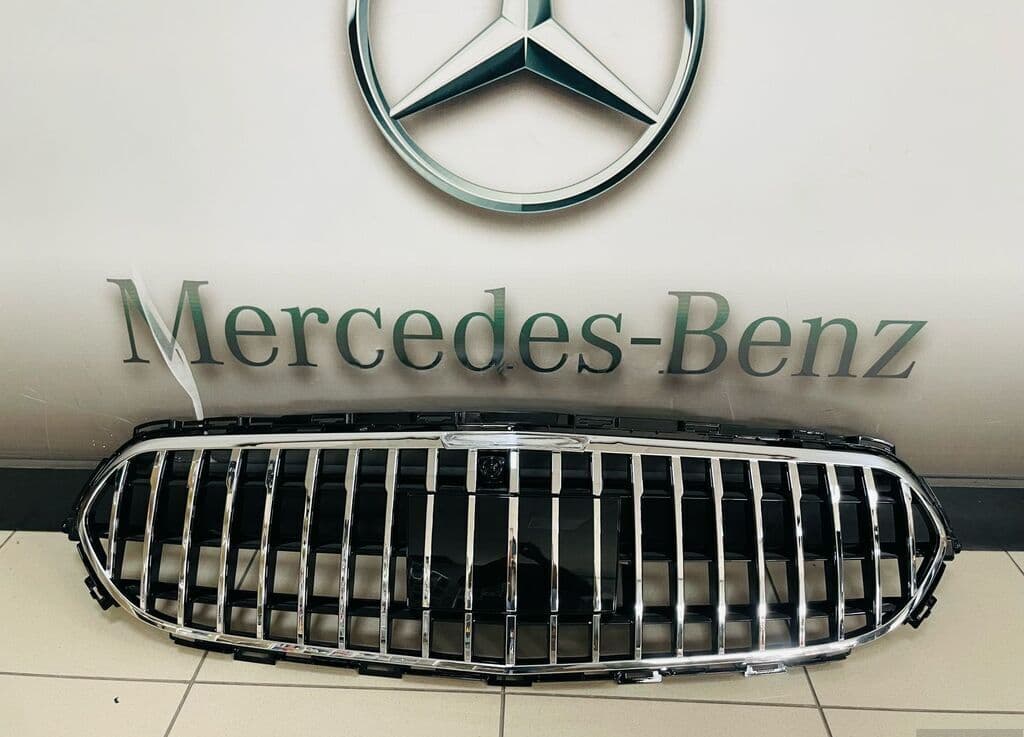 Radiator barmaqlığı Mercedes W213 E-Class Maybach 2021