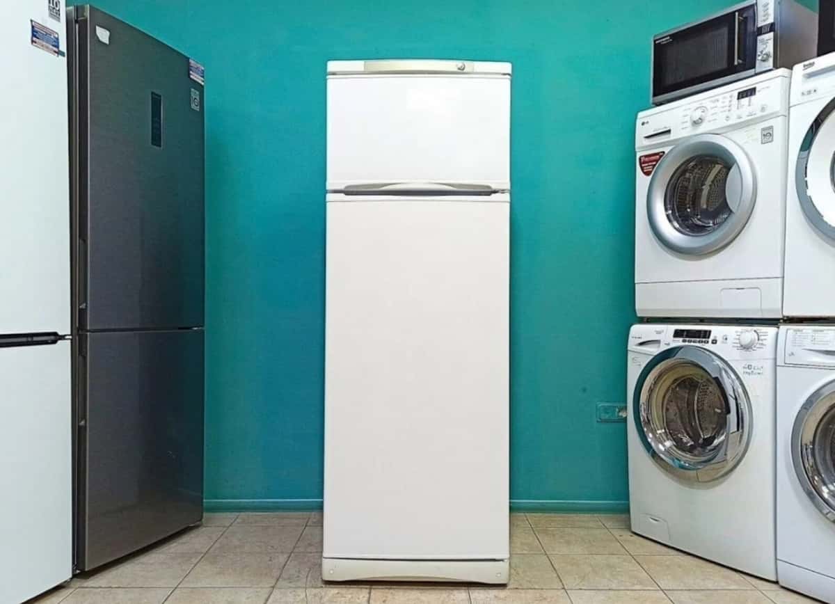 Indesit refrigerator - Tenderyard