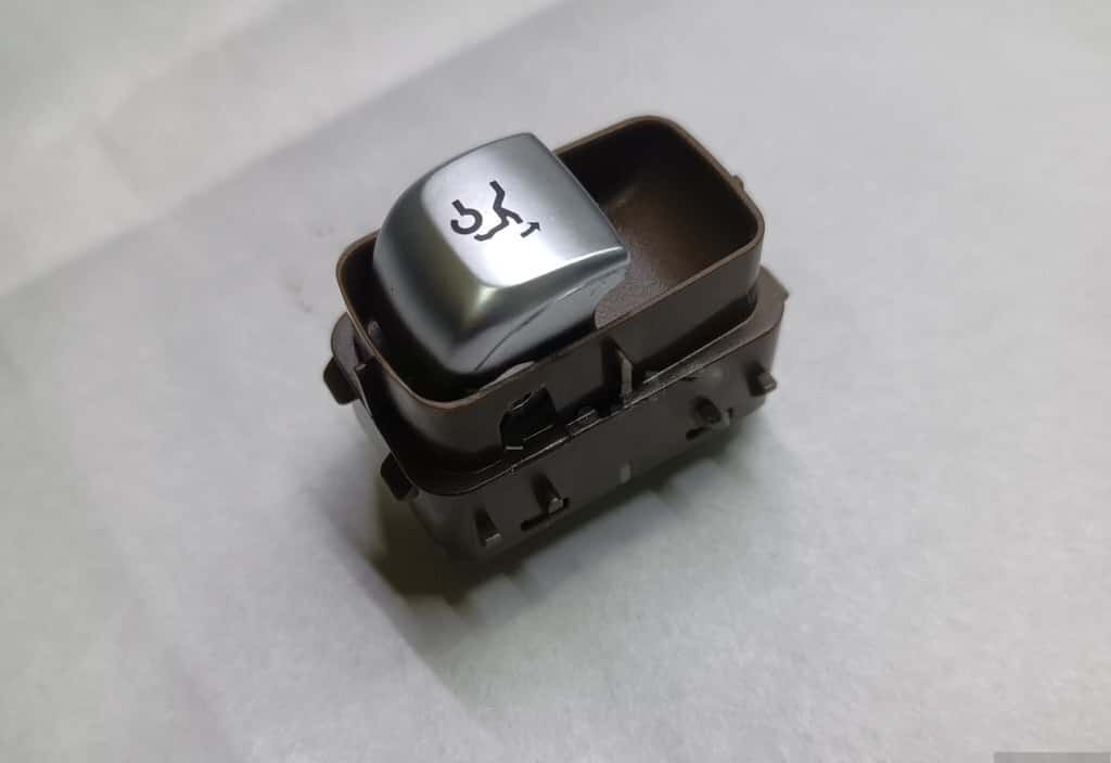 Trunk release button for Mercedes Benz C-Class W205, GLC 2015 - Tenderyard