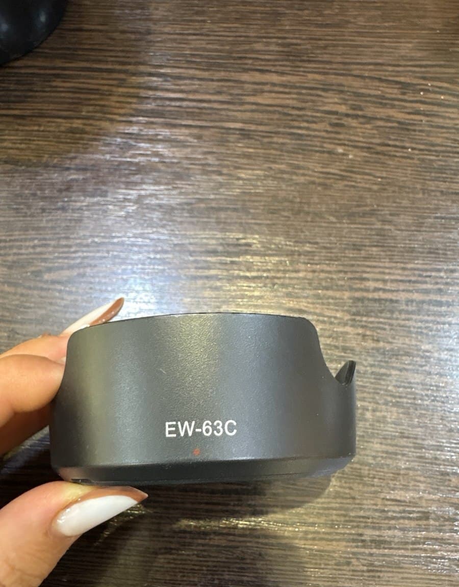 Blenda Canon EW-63C