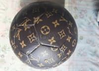 Futbol topu Louis Vuitton monogram üslublu, ölçü 5 — şəkil 9