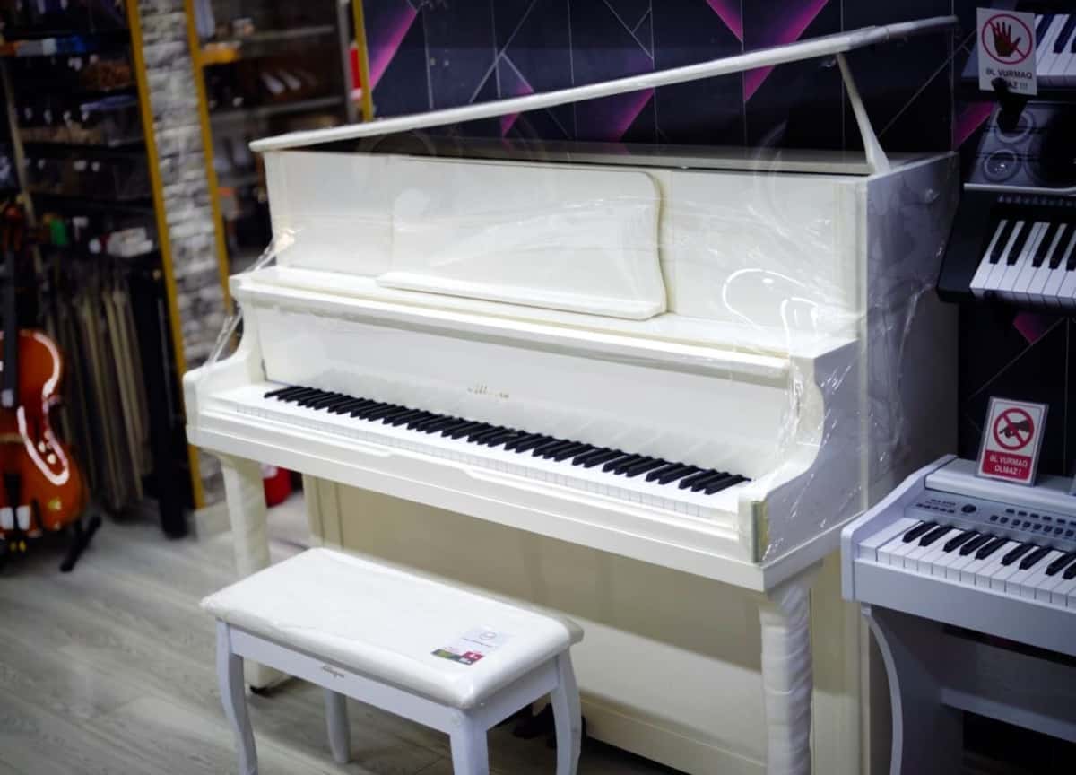 Acoustic piano - Tenderyard