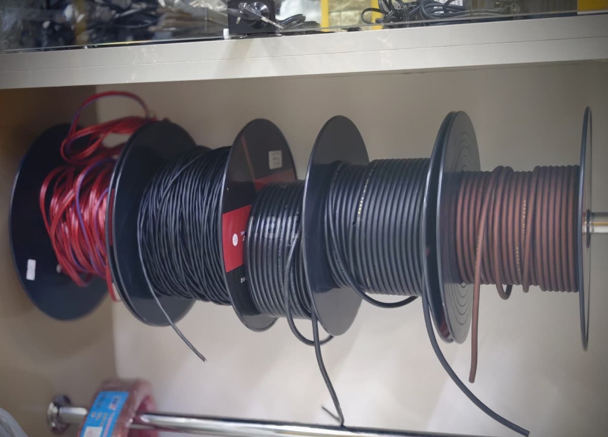 Səs və musiqi alətləri üçün kabel və aksesuarlar