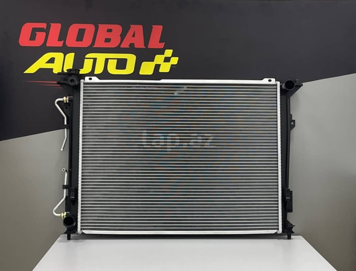 Su radiatoru Hyundai Sonata 2005-2009 2.0-2.4