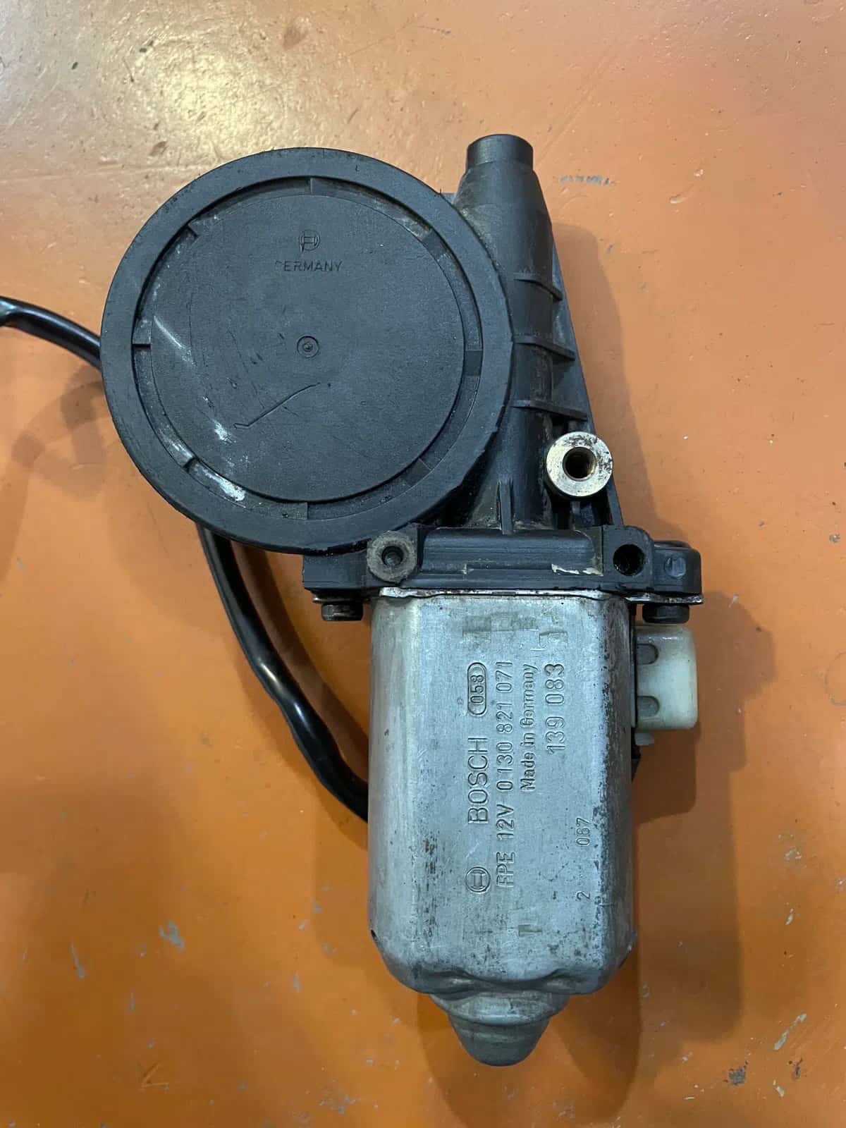 Mercedes window regulator motor Bosch 0130821071 - Tenderyard