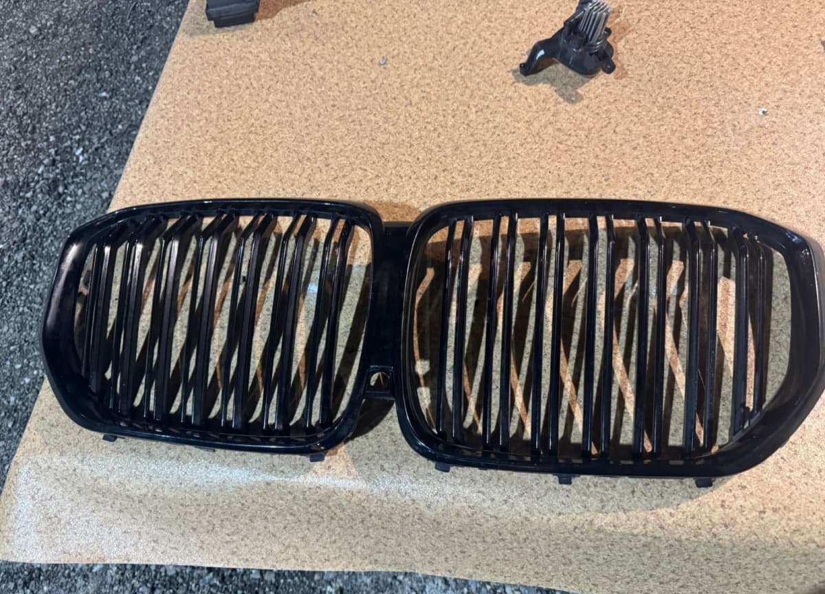 Radiator barmaqlığı BMW G05