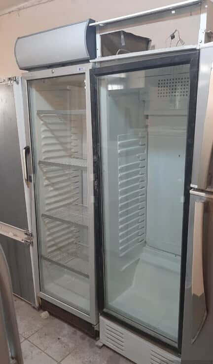 Refrigerated display case - Tenderyard