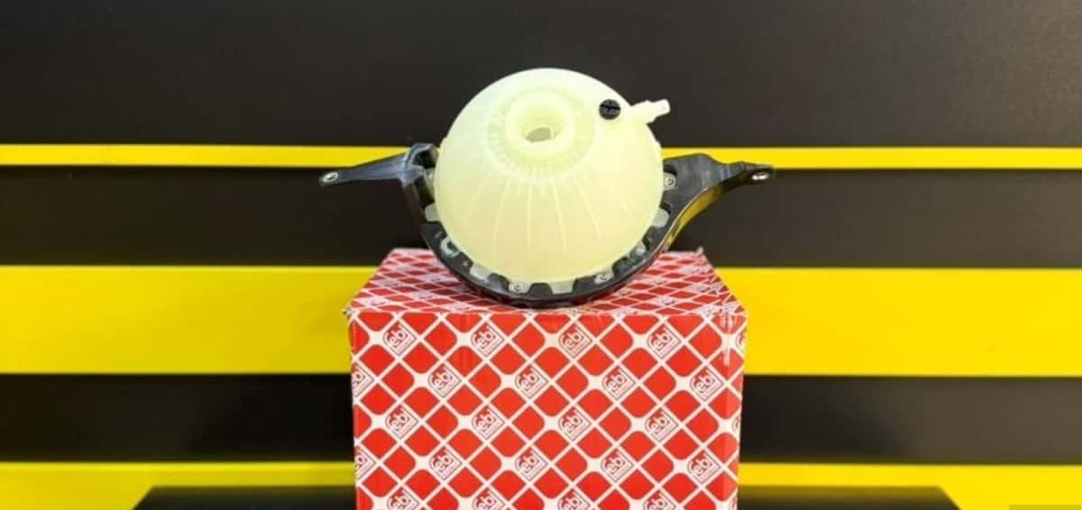 Coolant expansion tank BMW F10 F11 F07 - Tenderyard
