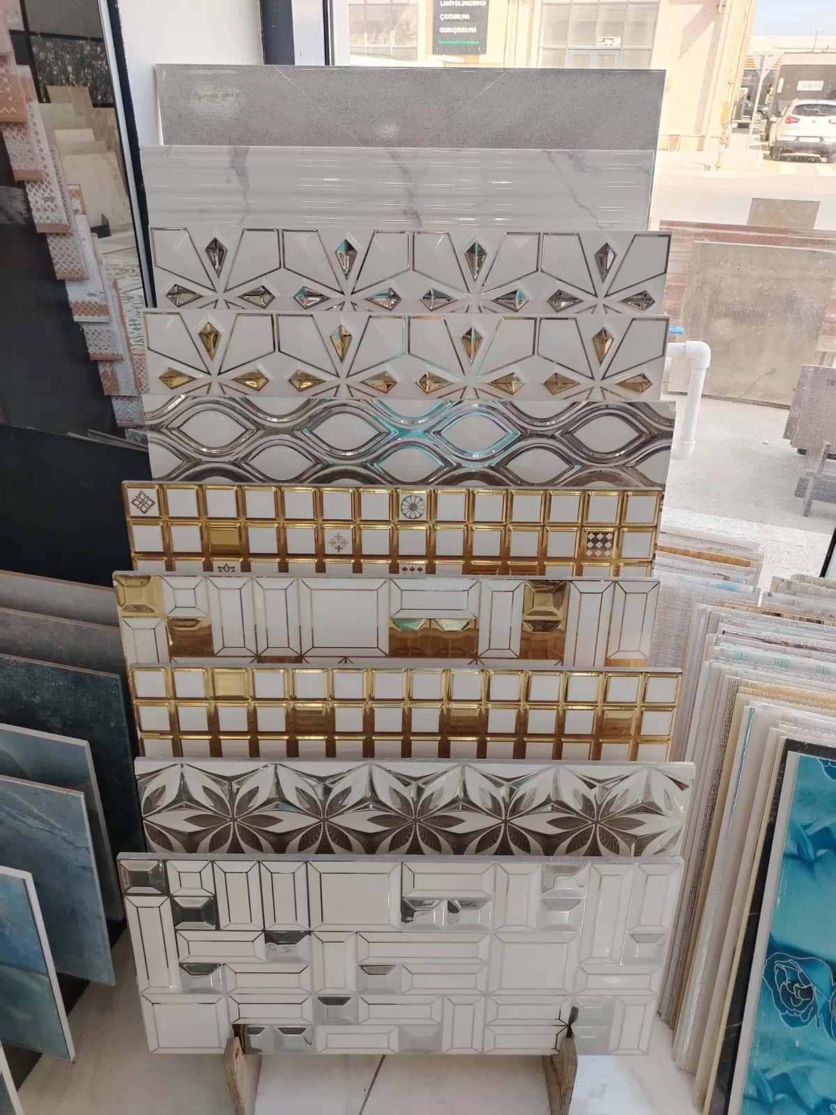 Decorative tiles and ceramic coverings - Tenderyard