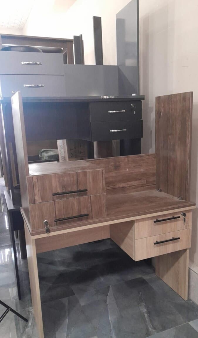 İşçi masası Qəhvəyi rəng