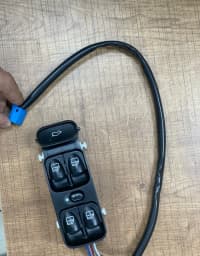 Şüşə qaldıran düymə bloku Mercedes W203 — şəkil 12