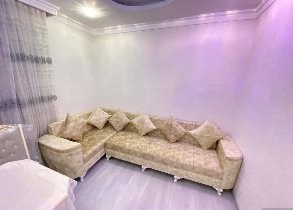 Künc divan, Qarışıq rəng