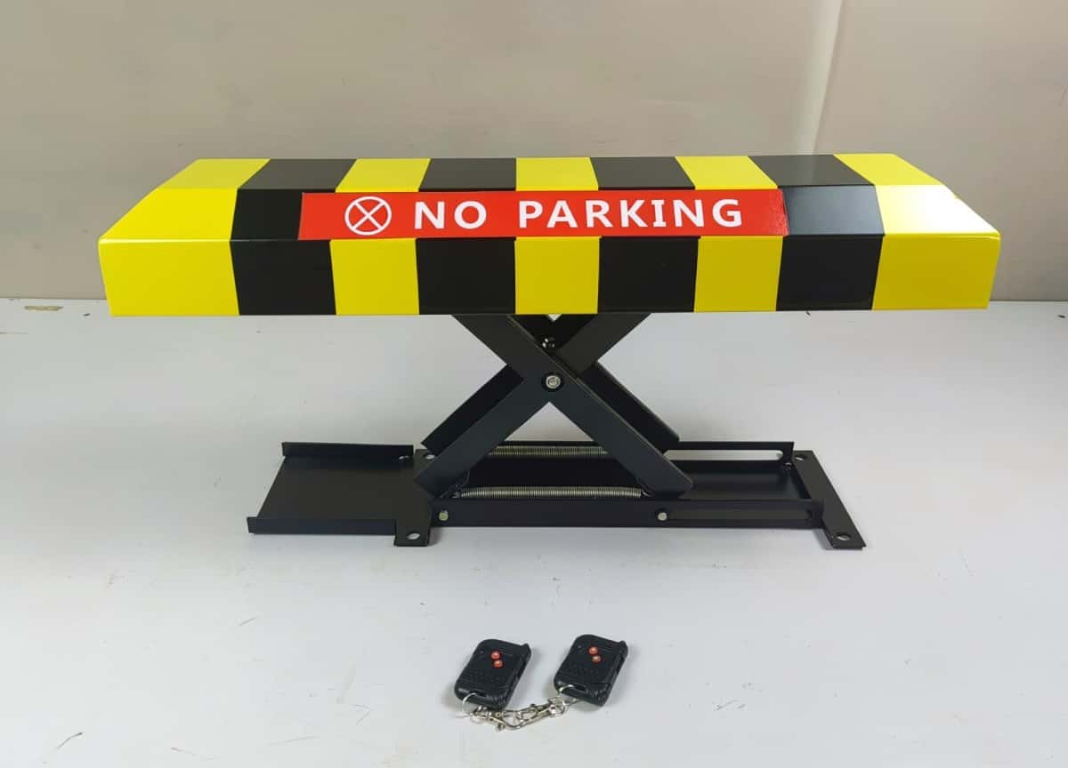 Remote-controlled automatic parking barrier - Tenderyard