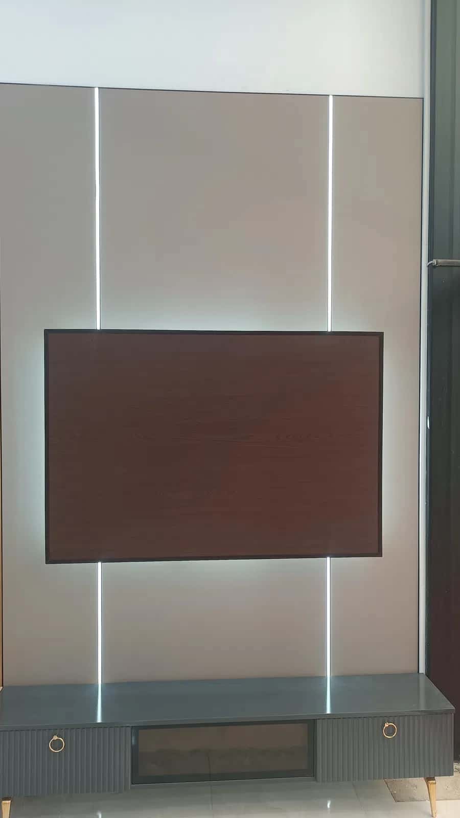 Grey TV frame - Tenderyard