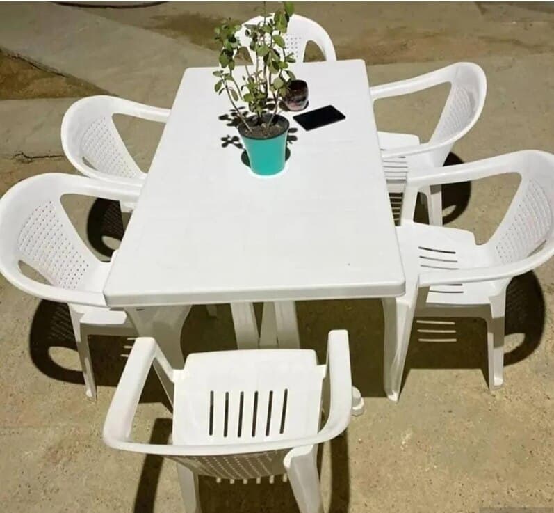 Plastik masa və oturacaq dəsti