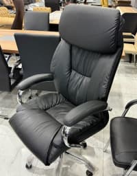 Qara rəng, Ofis üçün kreslo — şəkil 2