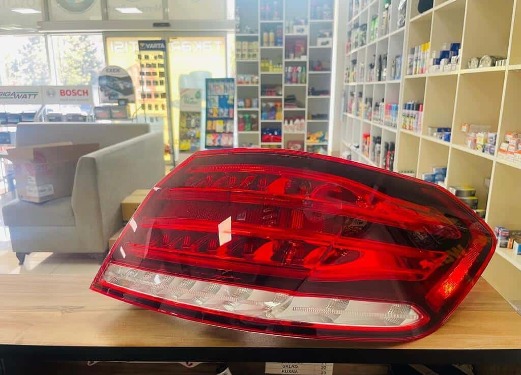 Arxa stop işığı Mercedes W212 2013-2016 - Tenderyard