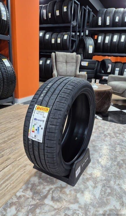 Pirelli P Zero PZ4 Sports 245/40 R20 99W XL Şini
