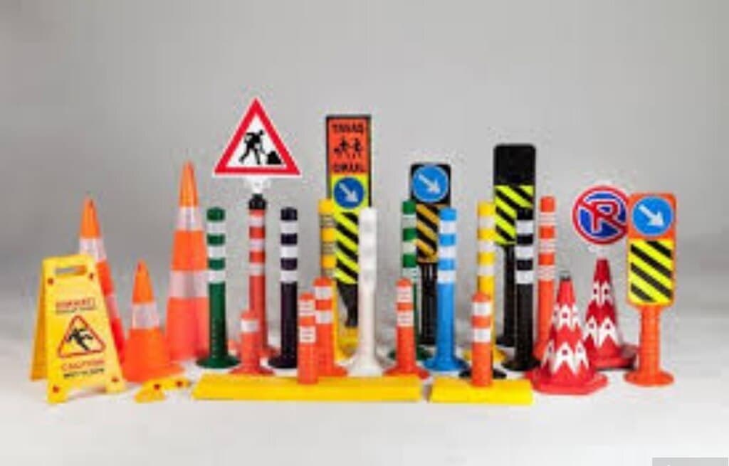 Yol təhlükəsizlik nişanları və avadanlıqları