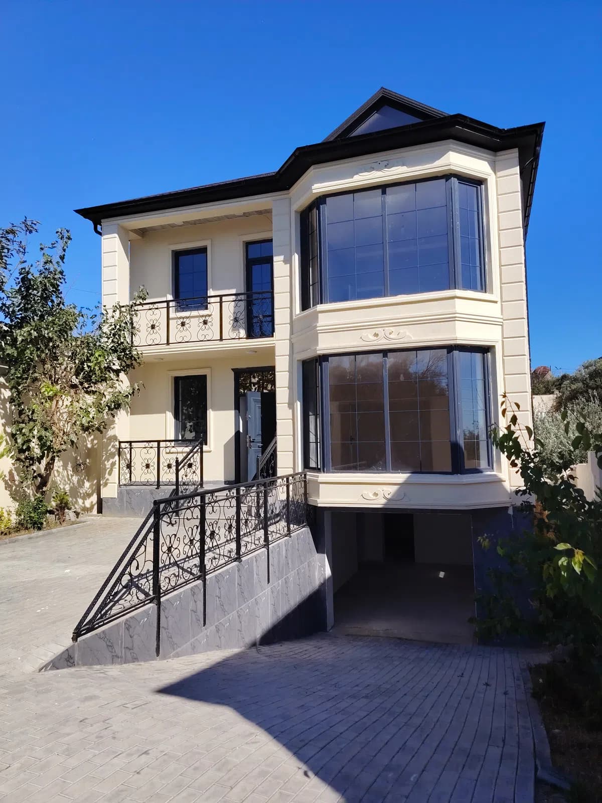 5 otaqlı villa 270 m² - satılır