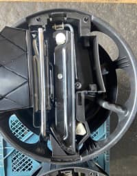 Ehtiyat təkər bərkidici plastik Mercedes W212 W204 — şəkil 3