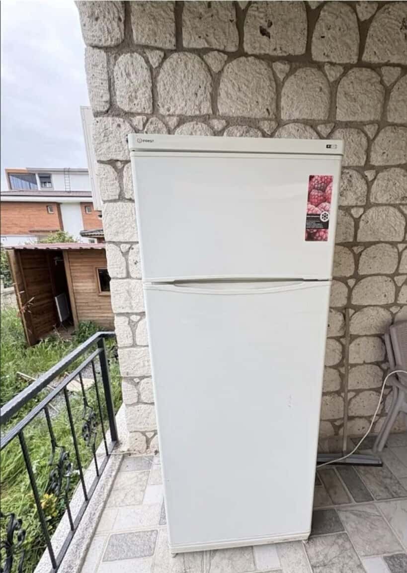 Indesit refrigerator - Tenderyard