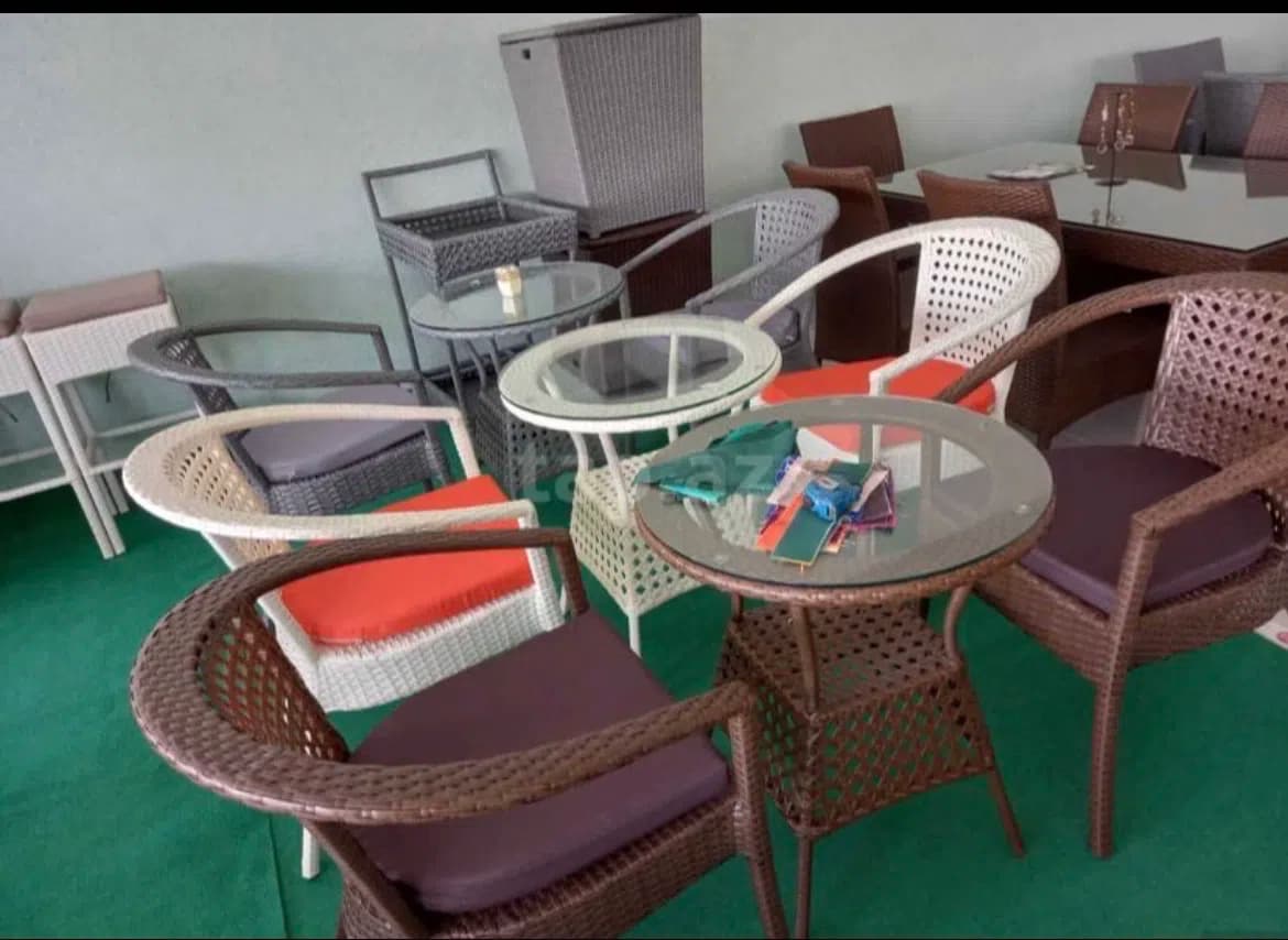 Rattan bağ masa və stul dəsti