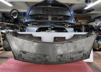 Radiator barmaqlığı üstü Nissan Note — şəkil 2