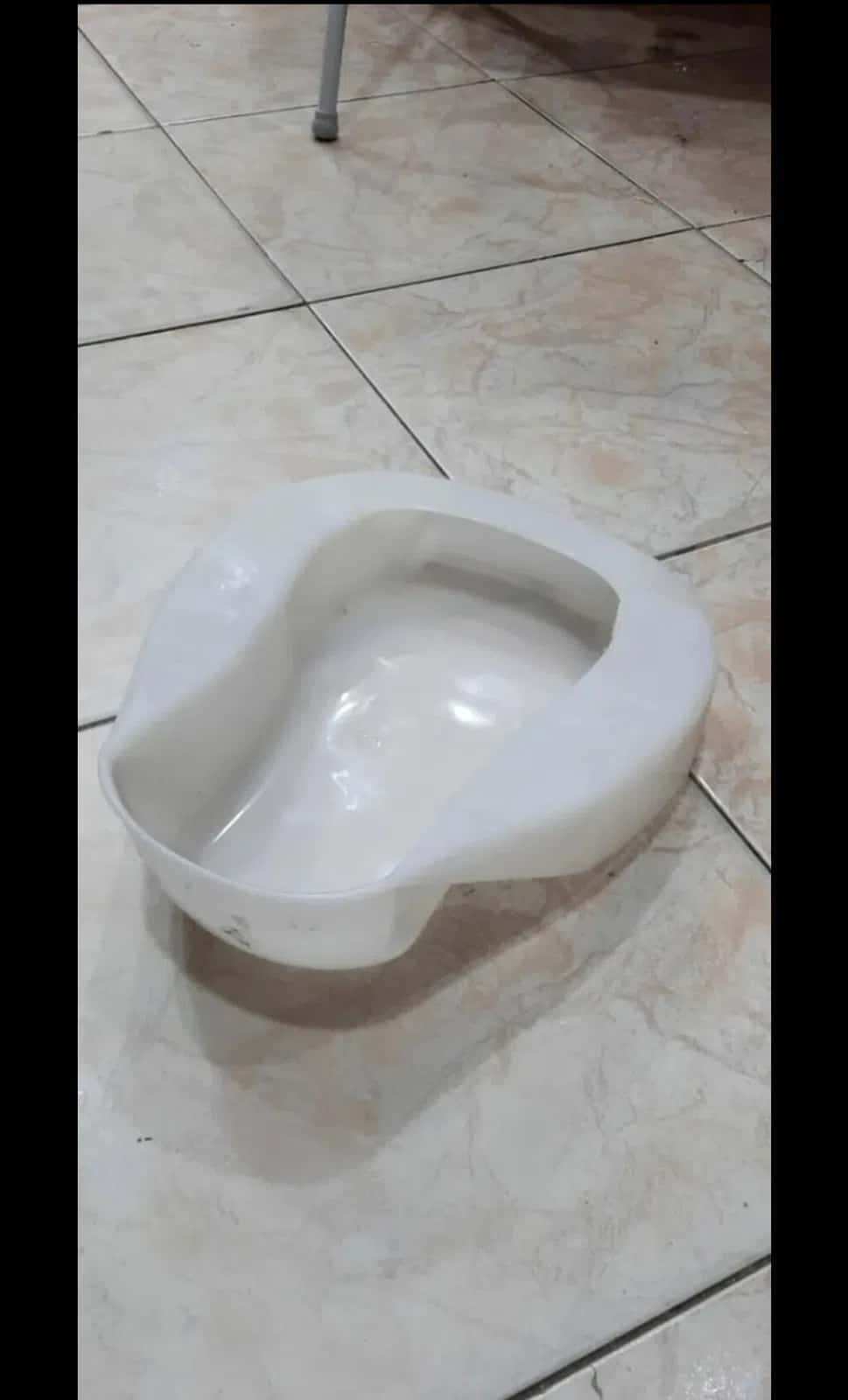 Plastic bedpan for bedridden patients - Tenderyard