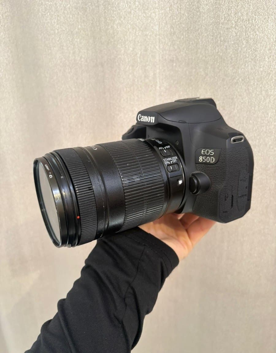 Fotoaparat Canon 850D + 18-135mm STM obyektiv